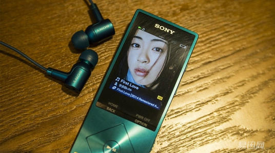 时尚的机身设计燃烧追寻音乐的动力索尼walkmannwa55
