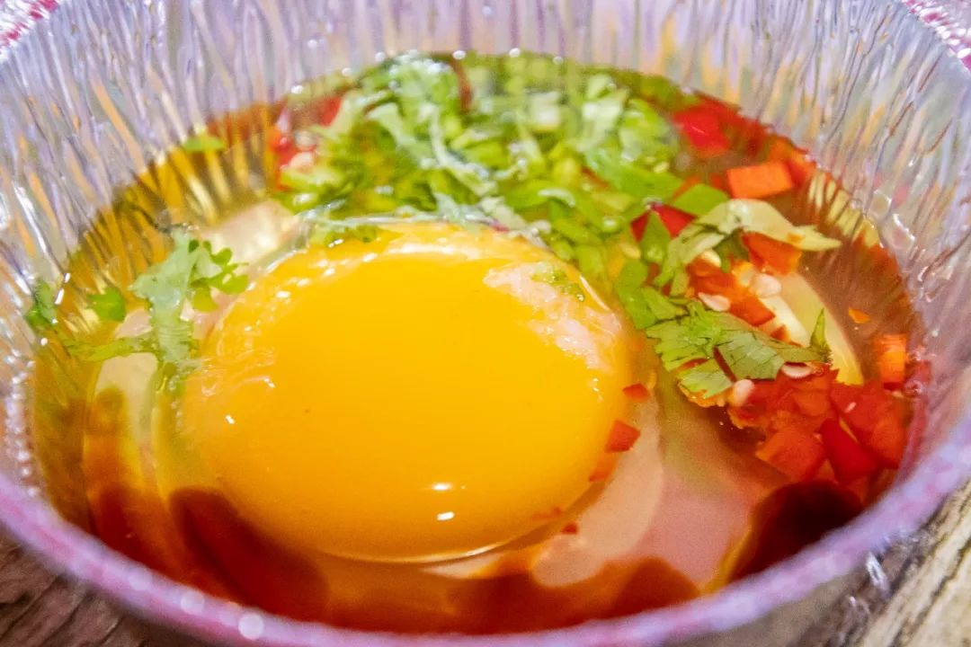 烧烤圈锡纸碗烤鸡蛋铁板烤鸡蛋不一样的做法不一样的美味