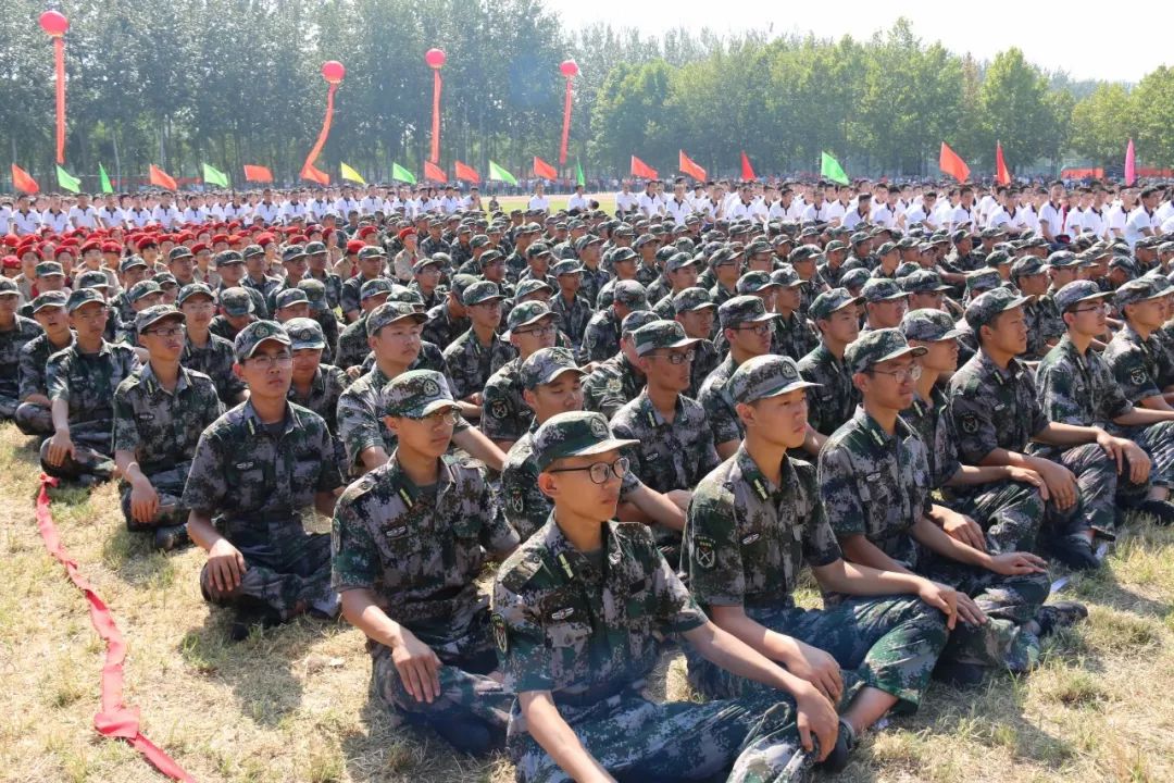 广饶一中举行新生军训总结开学典礼暨教师节庆祝大会