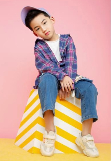 刘力文中国顶级少儿模特童星影视大赛广东省网络人气冠军