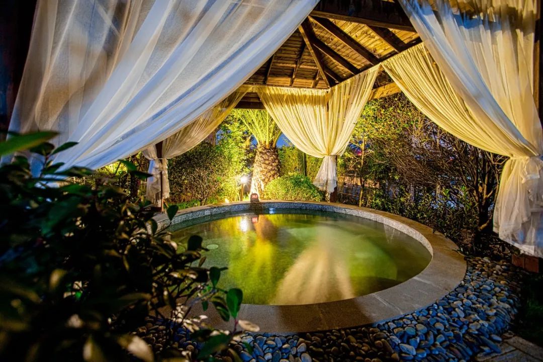 城堡酒店温泉spa不限量自助中秋节这里要火