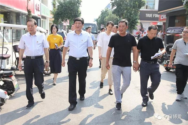 县委书记陈泓调研我县文明县城创建工作