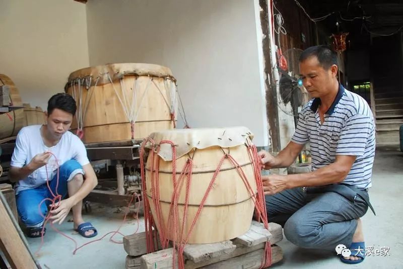 游亮茂:大溪大鼓制作技艺代表性传承人_牛皮