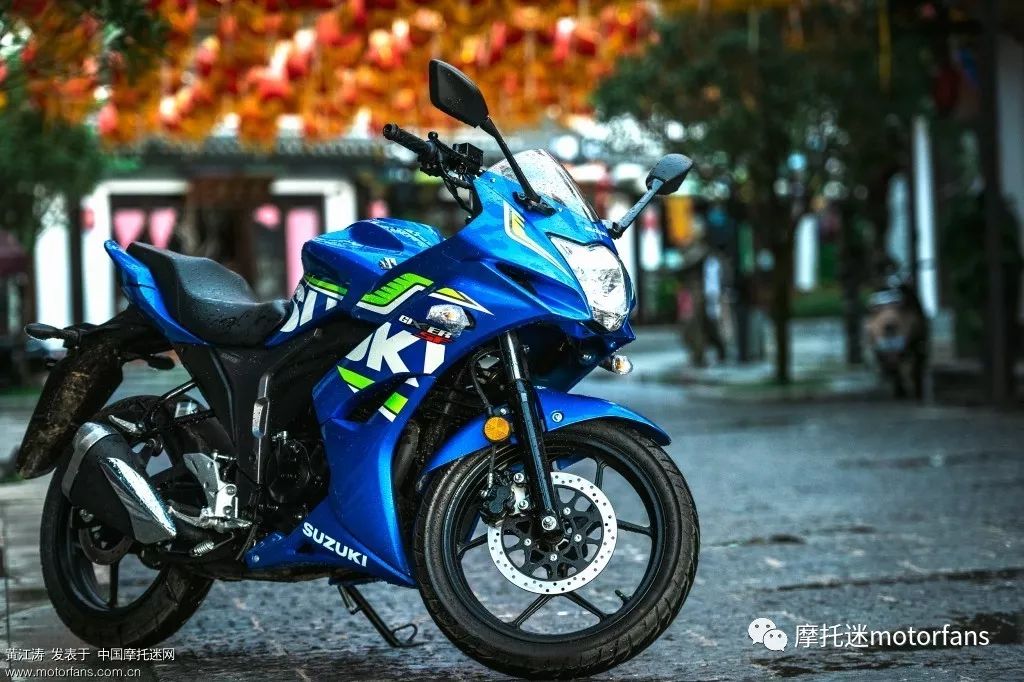 实拍极客飒gixxer155入门级街跑外观颜值帅到爆