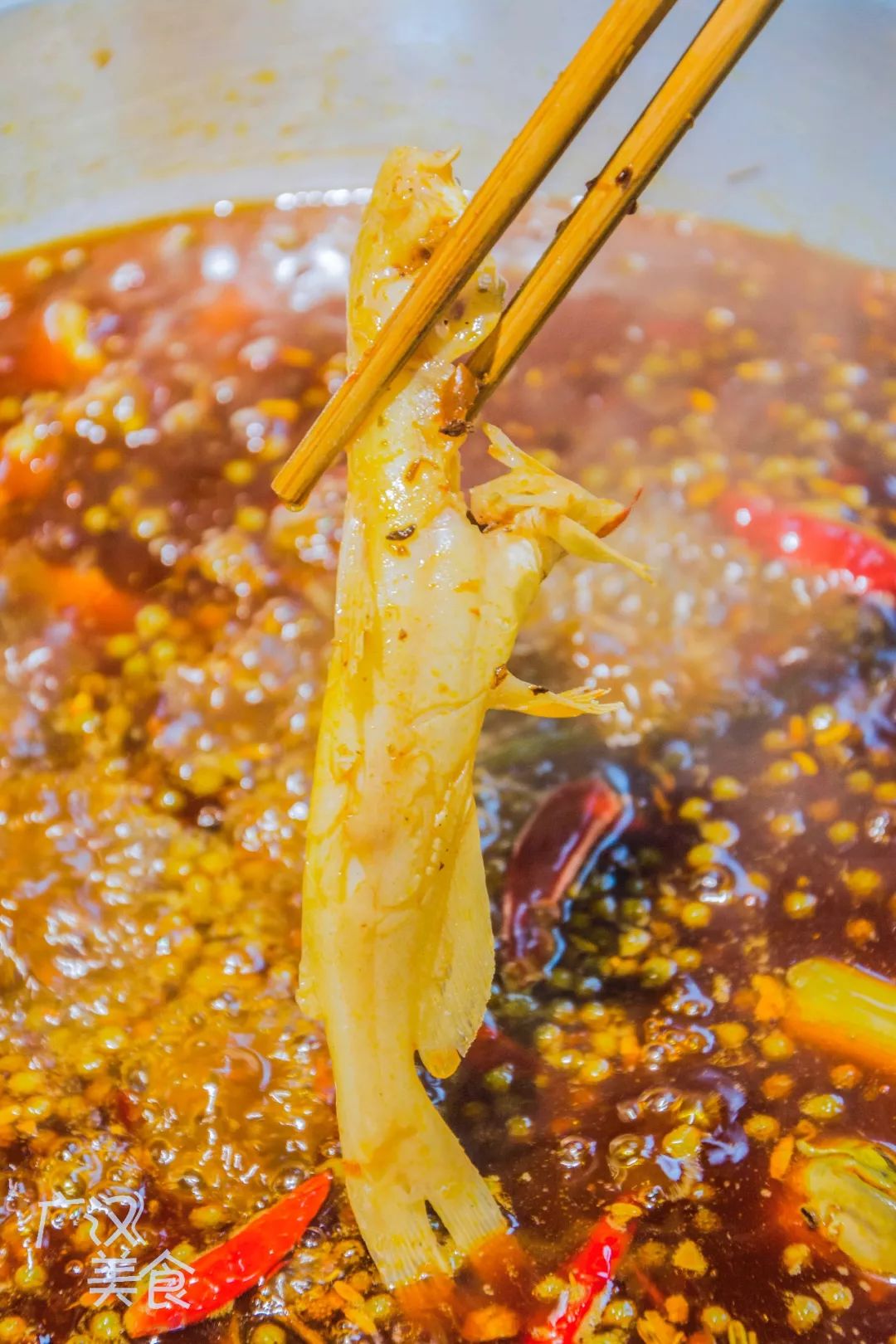 其实你错了肉质不仅饱满而且鲜嫩无比你或许会认为它很少的肉三角峰你