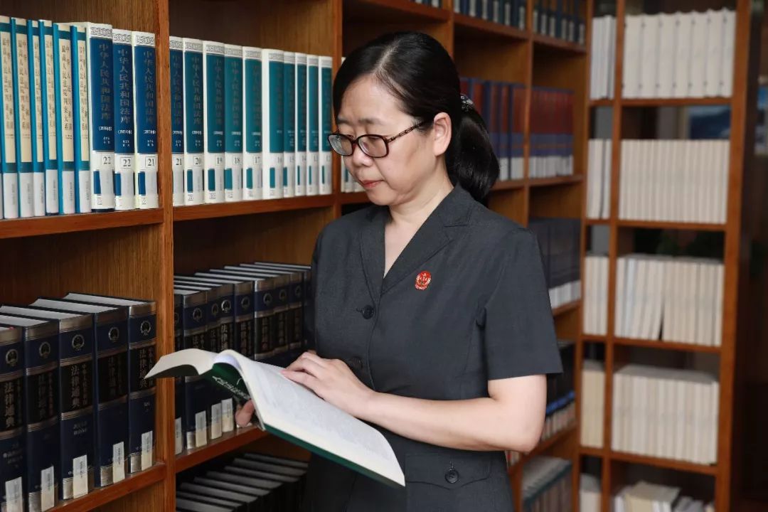 任时光匆匆,有她在的地方就有光亮_倪红霞