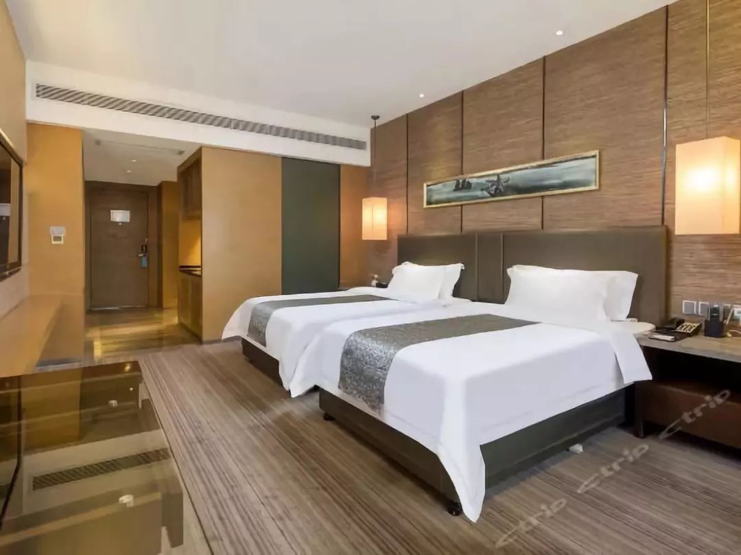 入住湛江嘉瑞禾酒店楼高22层,建筑面积45000余平方米,由深圳嘉瑞禾