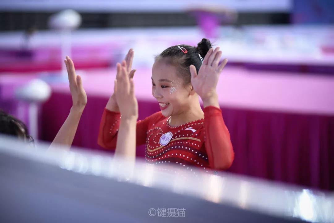 冠军赛 | 陈妍菲首获成年赛个人全能冠军_选手