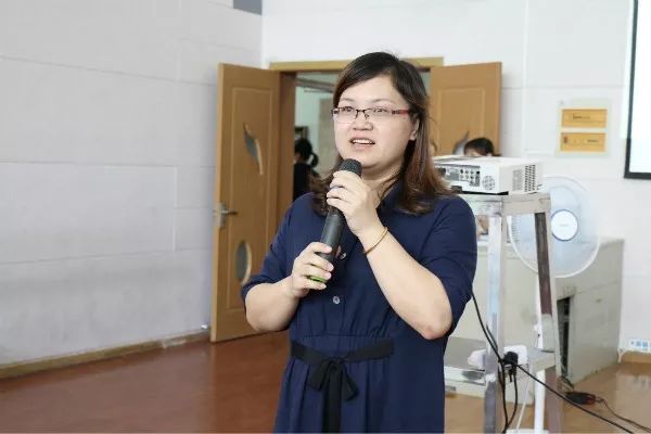 到有着丰富教学经验和专业的育儿知识,更是资深老园长的李建英老师