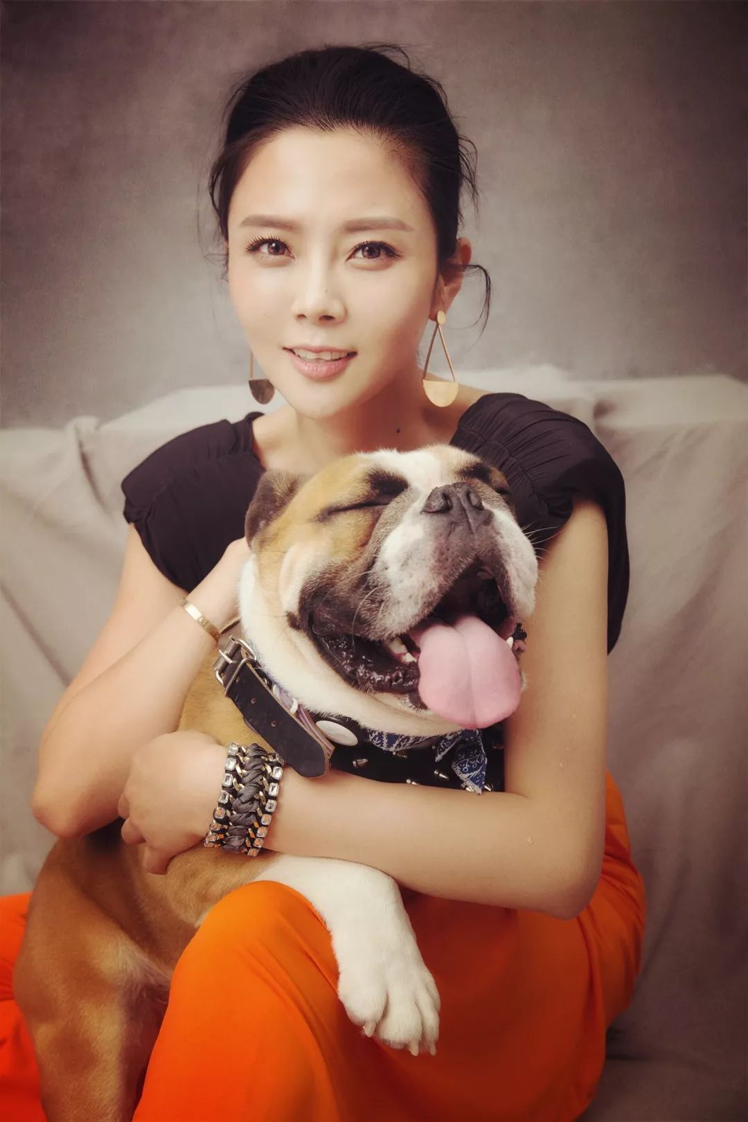 到现在还记得源于我的姨妈爱上播音主持工作爱上广播并去温暖他人