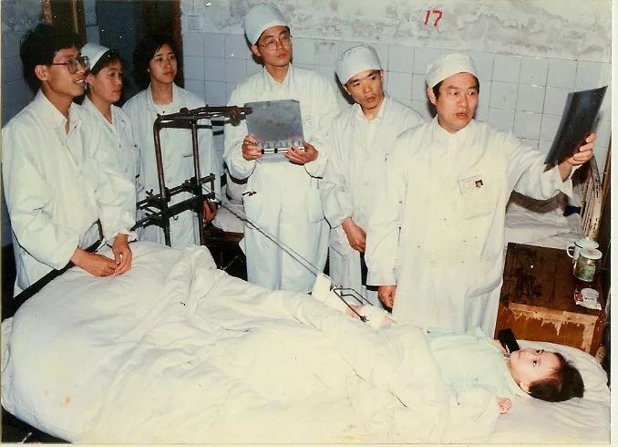 【70年变迁·老照片】省儿童医院:一切为了儿童健康!_年代
