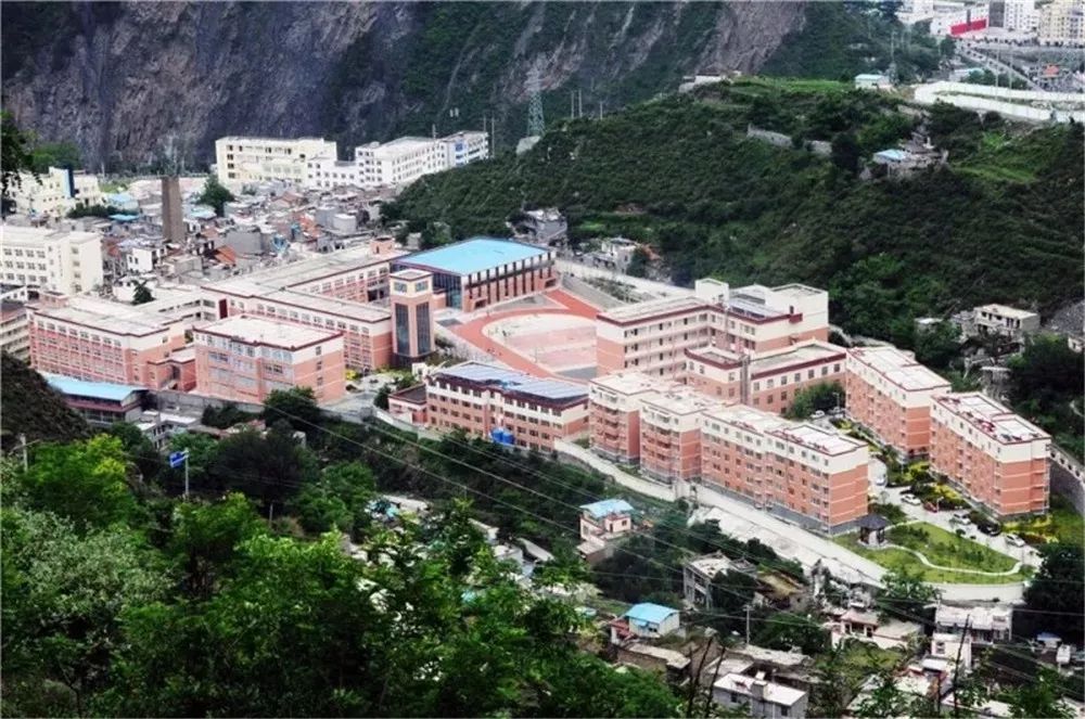 【教师风采】时光不语·静待花开——理县中学高一教师团队介绍