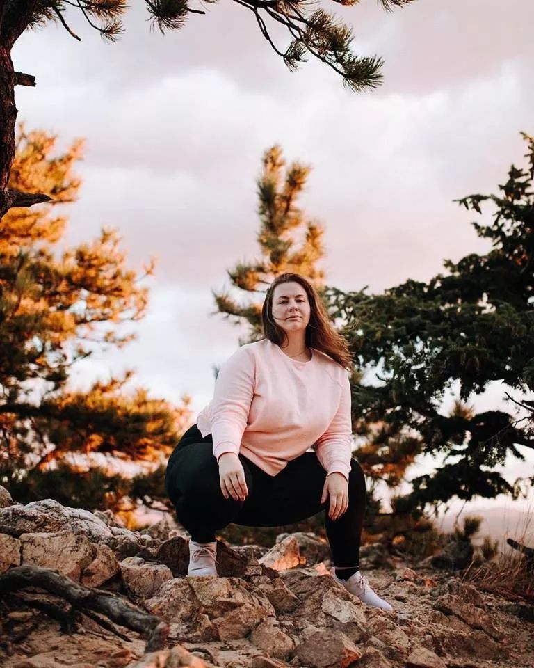 成为当红瑜伽老师300斤胖妹用瑜伽逆袭人生