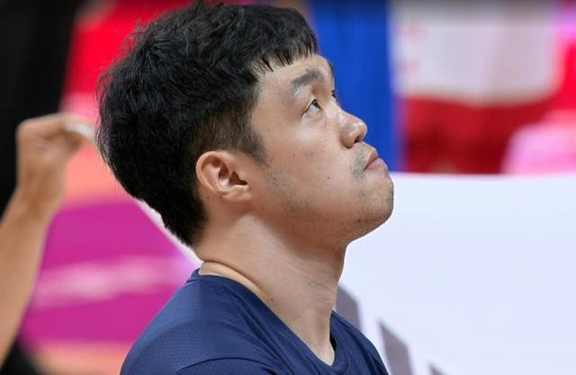 进,7分31秒还是翟晓川篮下勾手再进,7分20秒朴灿熙抢断快攻一条龙上进