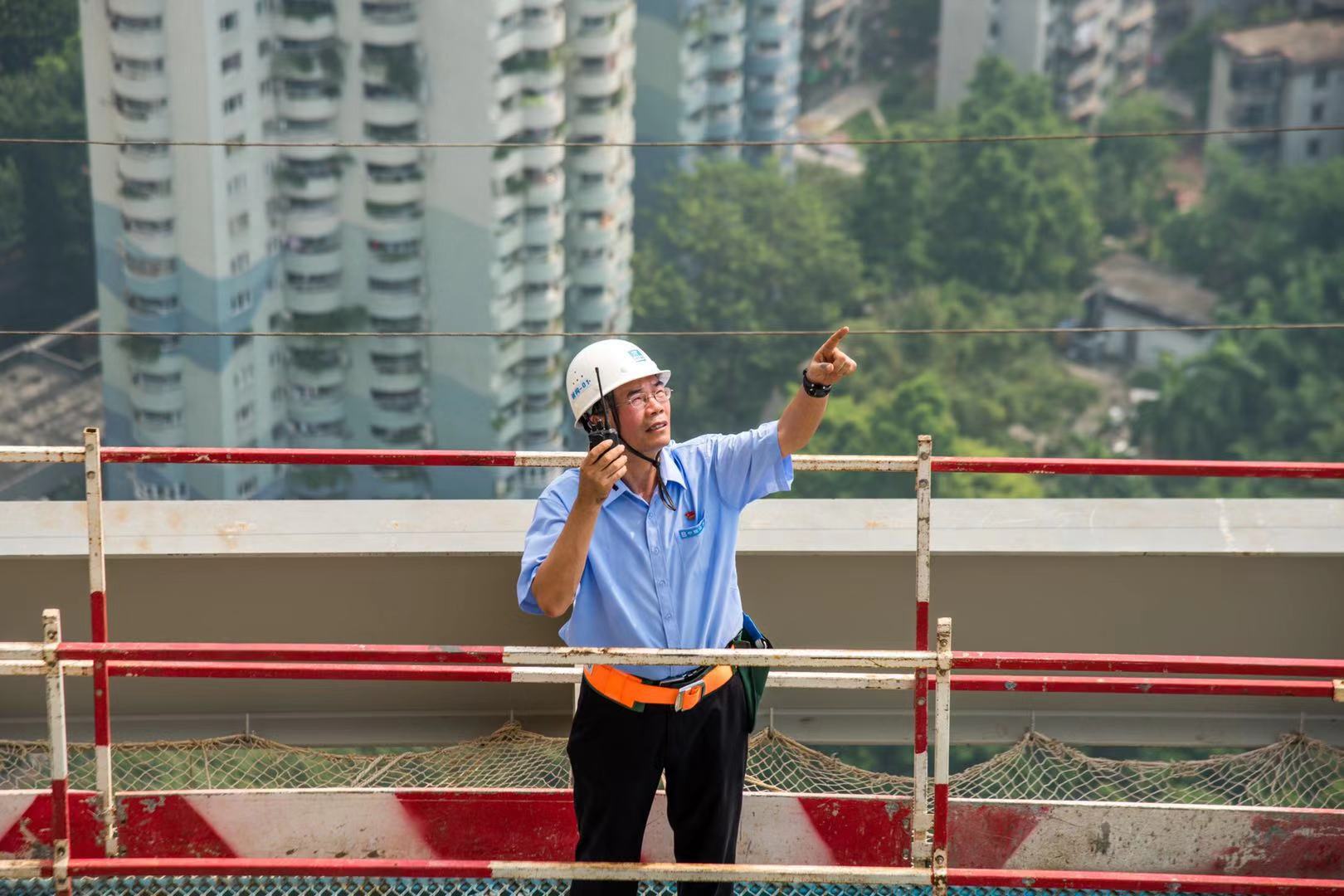 陆建新个人简介图片