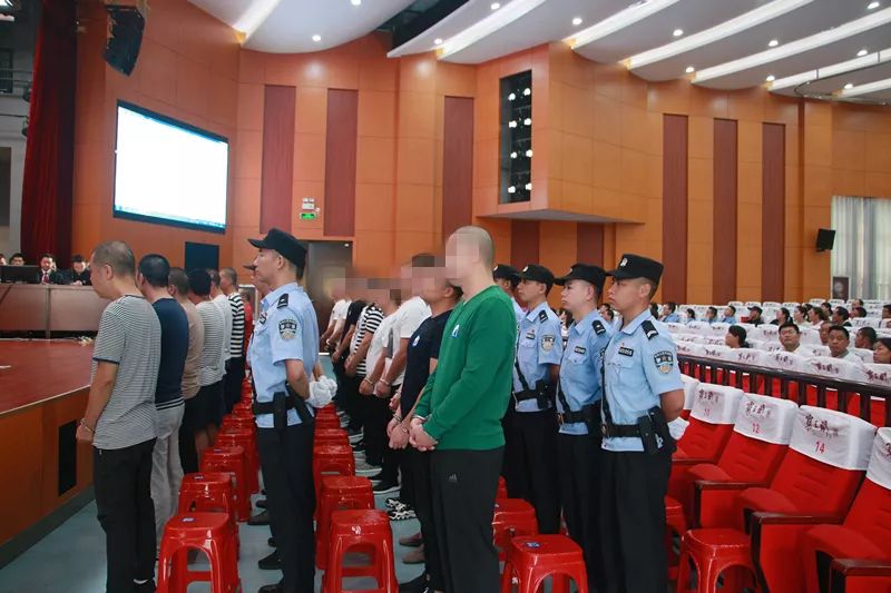 扫黑除恶襄阳一涉黑案公开审理庭审时间预计6天