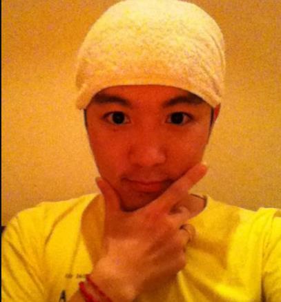 他8岁成名14岁秃顶退圈复出和宋丹丹攀关系惨被淘汰