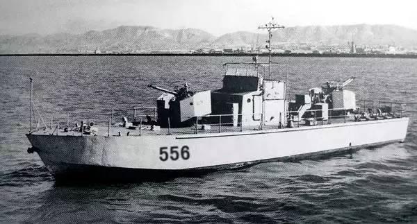 人民海军第一代国产55甲型护卫艇,是在1952年开始生产53甲型巡逻炮艇