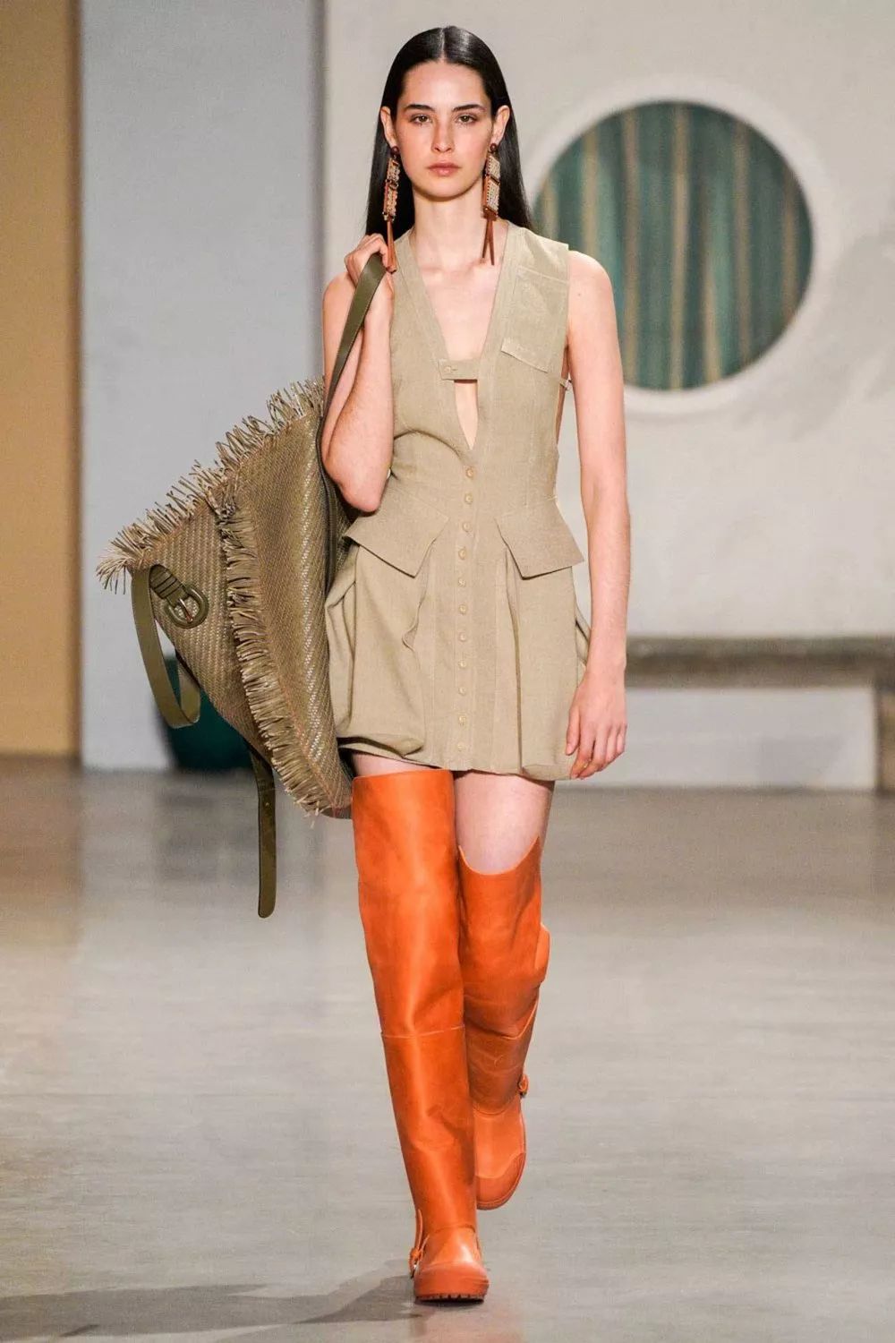 法系新浪潮极简主义风格兼容古典现代摩登感jacquemus2019秋冬系列