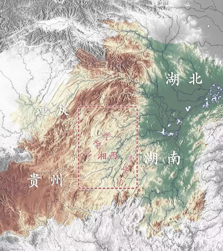 西北部的武陵山脉,东南部的雪峰山脉▼湘西地区最重要的两条山脉