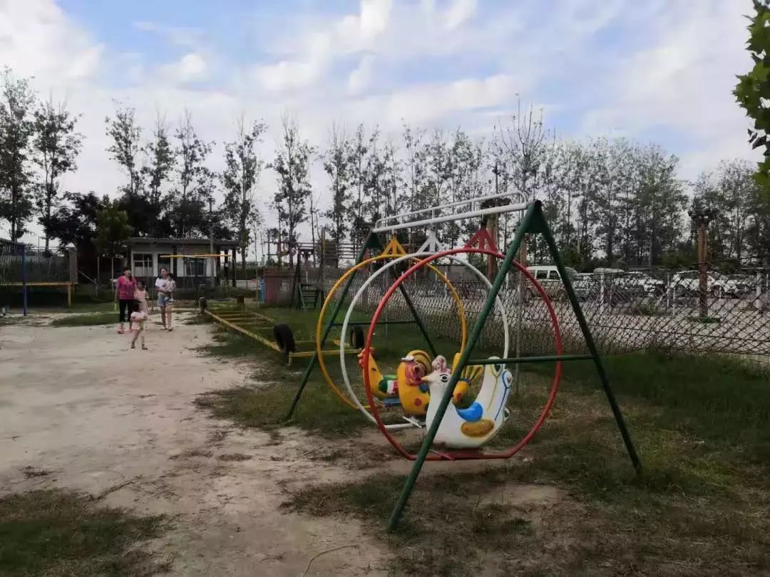 体能乐园体能乐园要游乐场,我们有—长垣凤乐园比如鸵鸟…除了