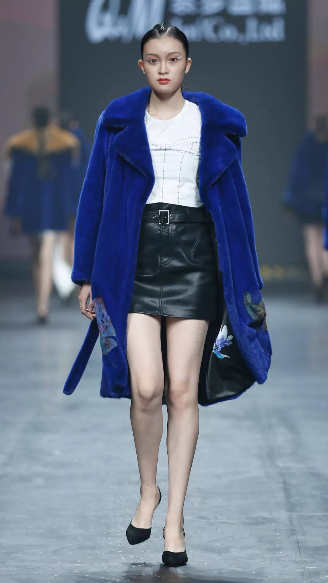 秀场回顾丨裘梦国际大牌设计引领时尚潮流皮草