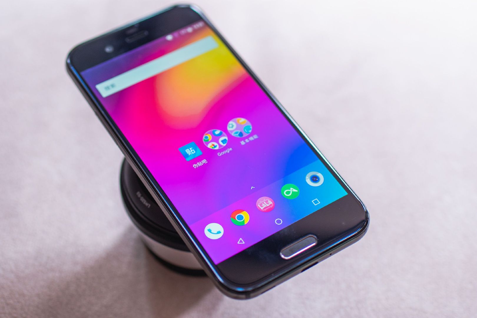 光就屏幕这方面的表现和体验来说可能都不如夏普shv39