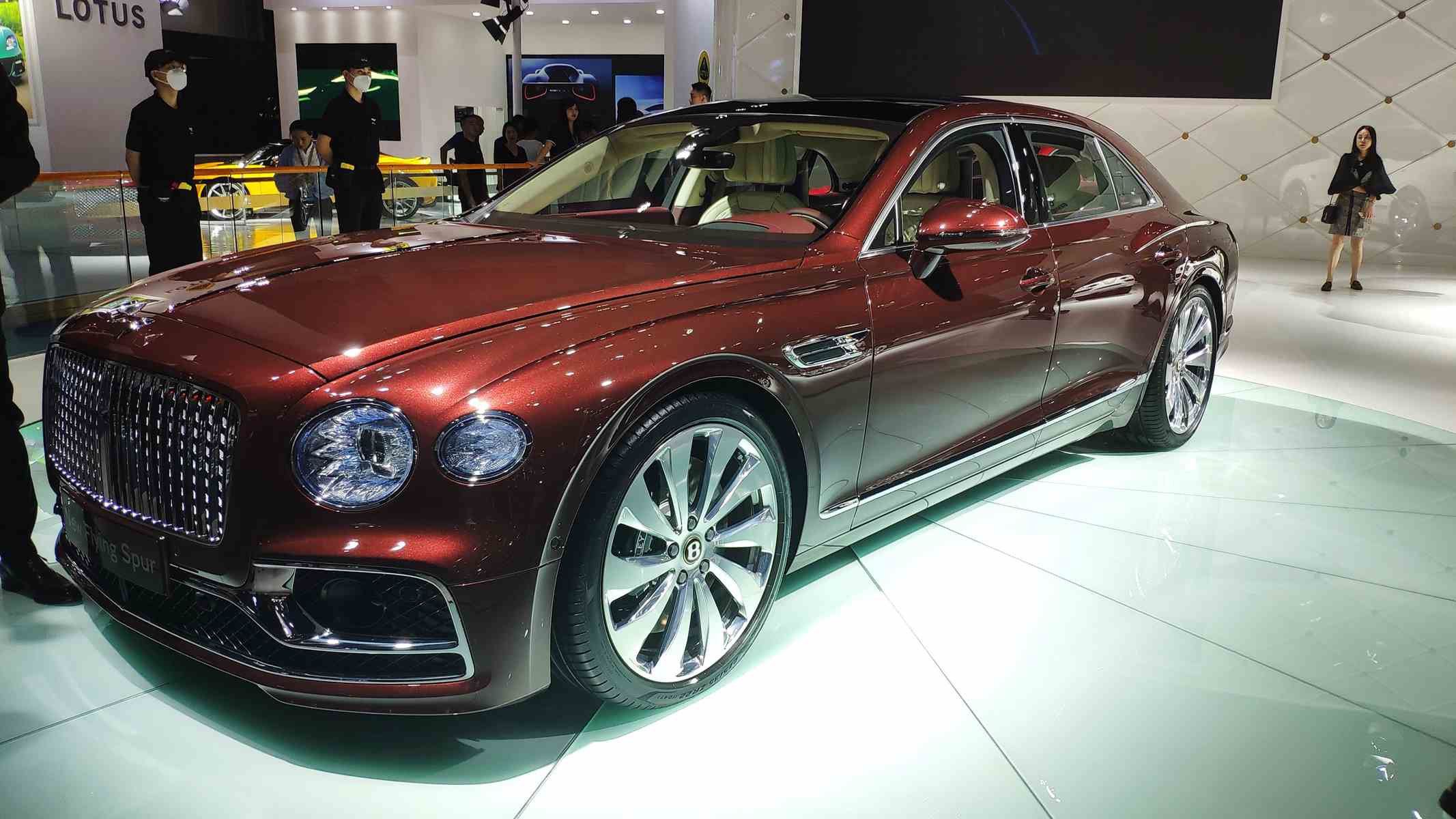 2019年成都车展全新宾利飞驰实车