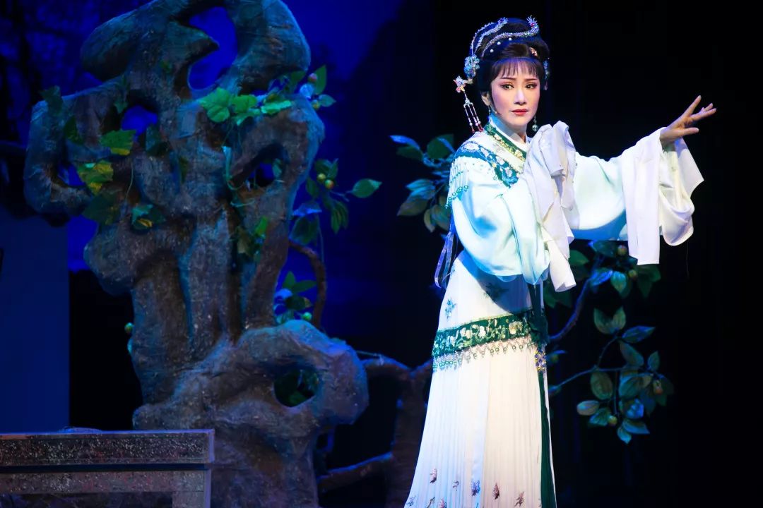 租场代售一曲经典唱响一代记忆一场好戏演绎唯美爱情