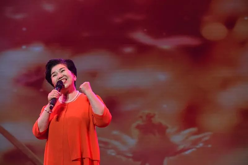 独家视频诗朗诵理想海茵