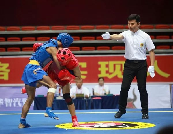 国际武术散打争霸赛在四川阆中隆重开幕_比赛