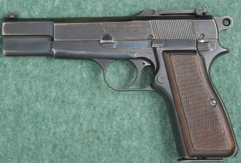 弹匣当握把,12发全自动糊脸的cz75手枪是什么来头?