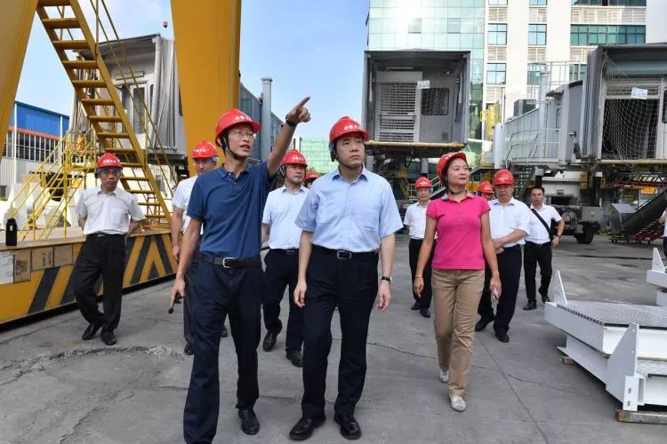 黃海昆走進中集天達空港設備有限公司實地考察 .