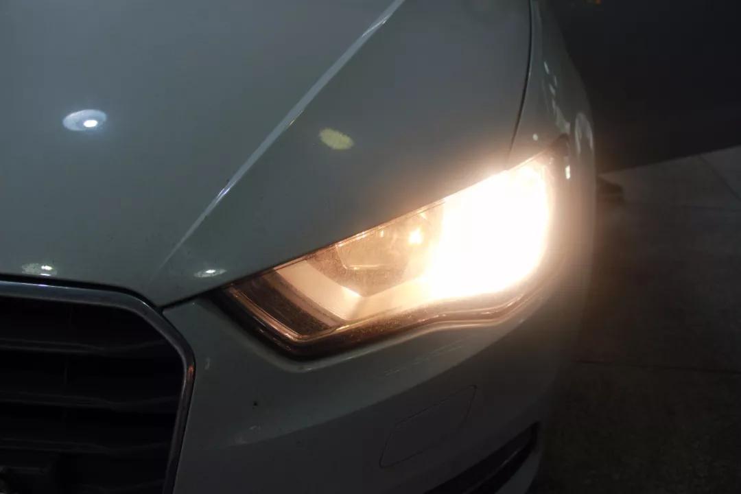 灯光,照射效果和铺路效果都很差自1996年问世以来,奥迪a3一直引领着