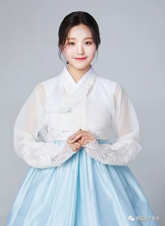 穿韩服的女团爱豆,她好适合演漂亮又任性的大小姐?