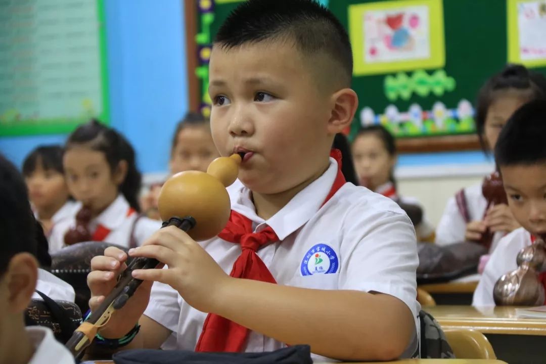 扣好人生第一粒纽扣宝城小学2019年开学季专题