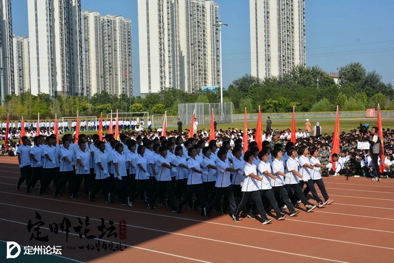 热血军训激情青春河北定州中学高一军训大片来袭