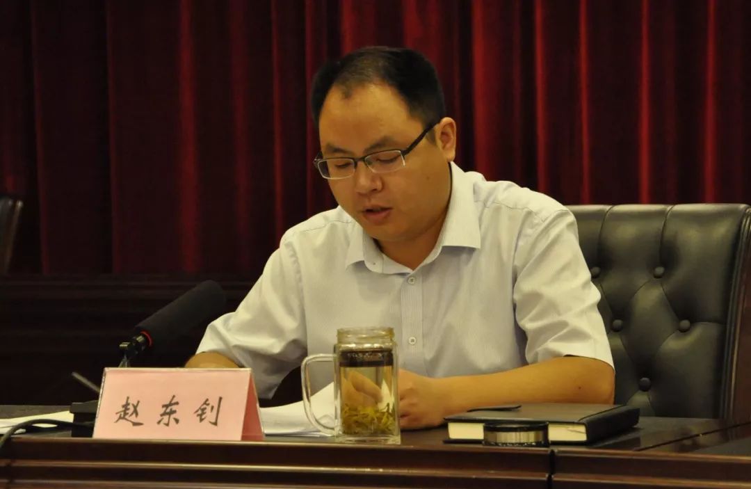 镇,财政局,自然资源和规划局,宁晋中学主要负责人分别作了典型发言