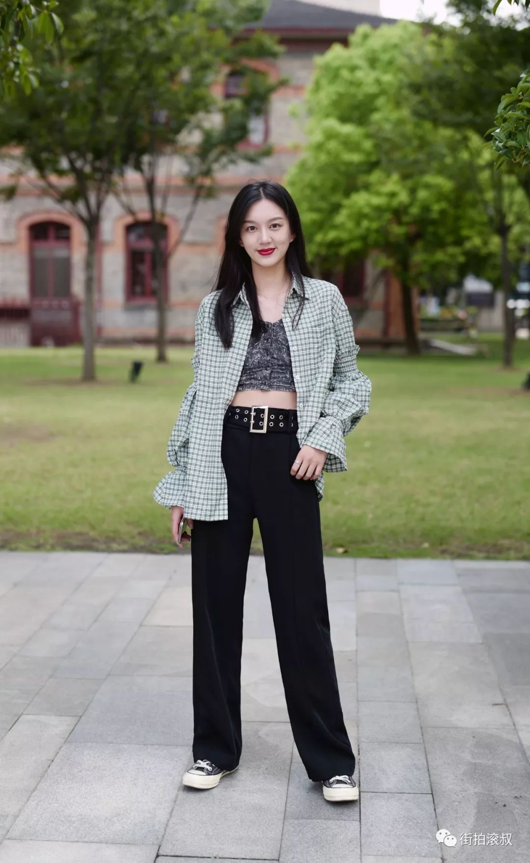 滚叔街拍这是一件可盐可甜的衬衫