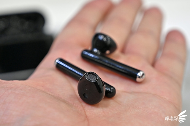 麒麟990见真容华为p30上新色无线耳机初带降噪