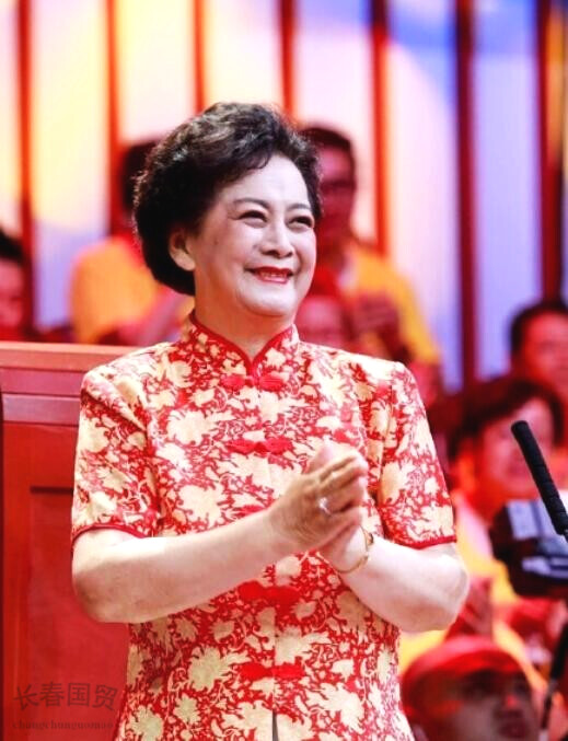 86版《西游记》"观音菩萨"近照曝光,76岁神采奕奕气质出众_左大玢