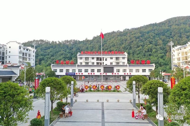 67乡村处处焕新颜——汉滨区县河镇推进农村人居环境整治工作侧记