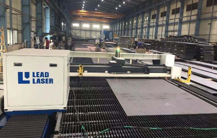 领创激光超大台面超高功率激光切割机在韩国正式运行