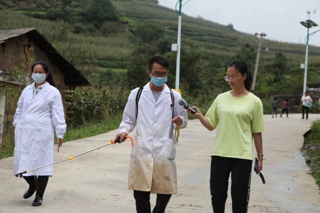 云南巧家小河镇女人图片