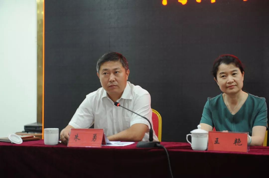 授课▼菏泽市牡丹人民医院儿科副主任李发义讲座授课▼菏泽市牡丹人民