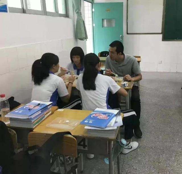 龙岗177所学校提供校内午餐，现场是这样的(图17)