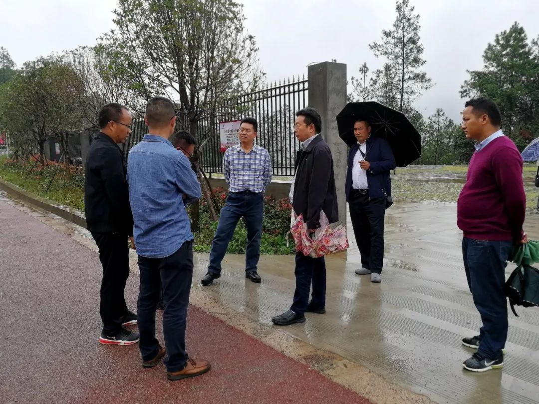 会理县领导到会理会议纪念地游客中心调研