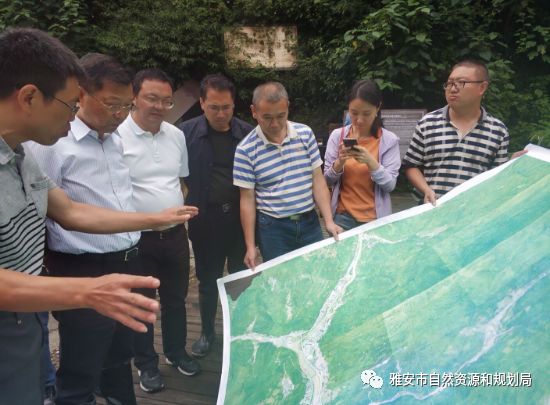 四川省自然资源厅厅长孙建军一行赴宝兴调研地质灾害防治情况