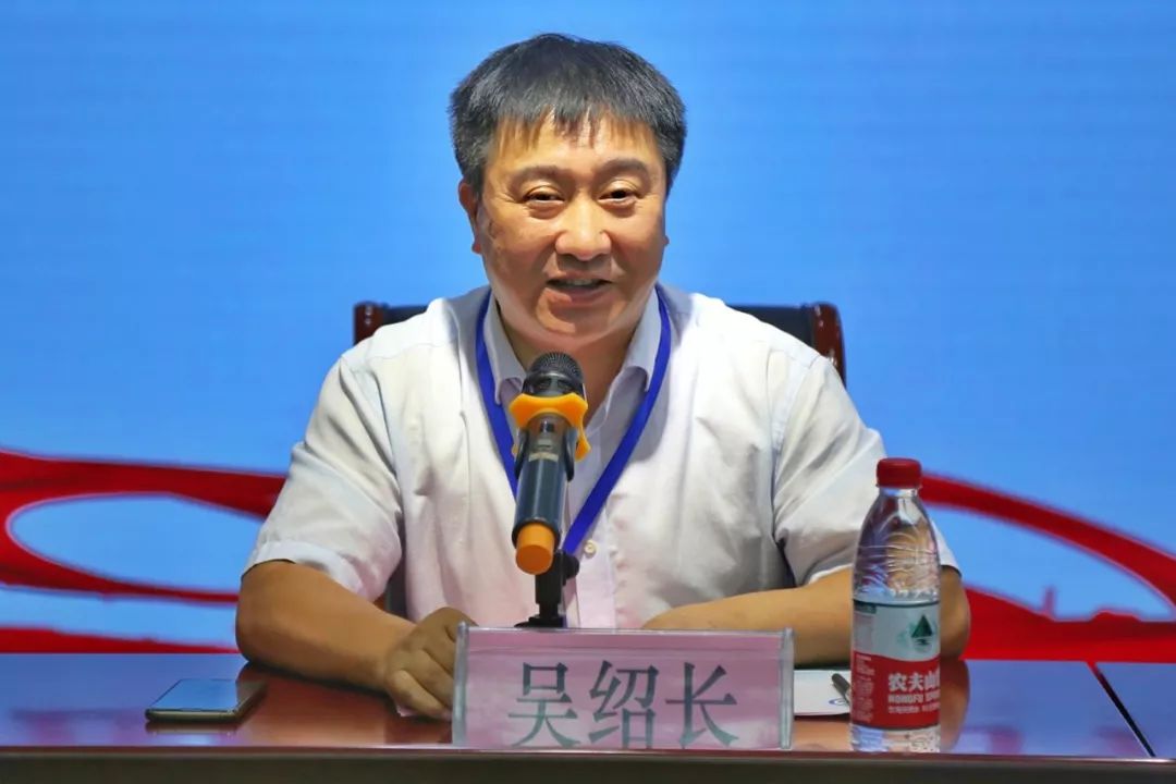 委员会副主任委员詹松华教授,浙江省人民医院放射科主任龚向阳教授