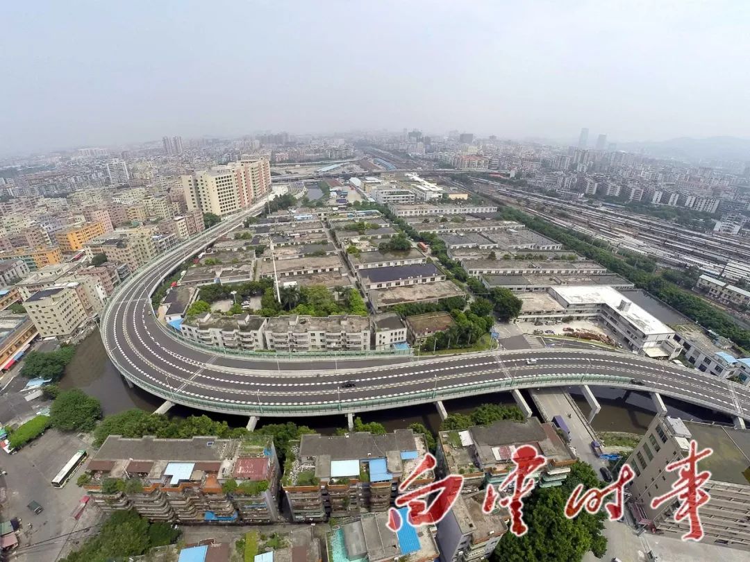随着市中医医院同德分院,同德中学的落成,随着同康路打通,南北高架桥
